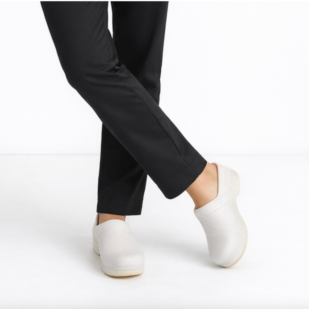 Dansko LT PRO White Box Leather Clogs Women's Size 9.5- 10 US /40 EU